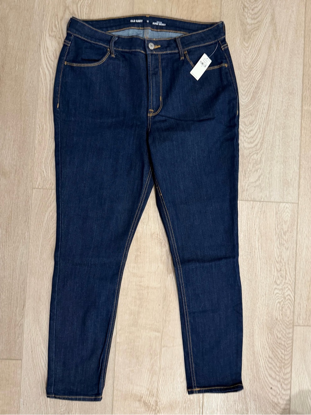 Old Navy Woman’s high rise Super Skinny Dark Indigo Jeans, size 12 - NEW